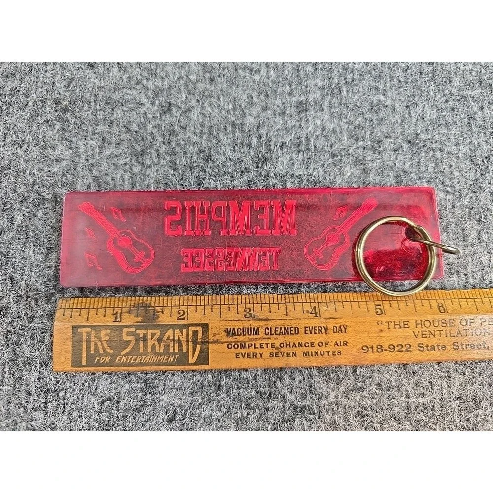 Keychain Memphis Tennessee Souvenir Red Long Plastic Tourist Gift vtg